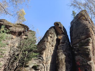 奇特嶙峋的自然岩石景观