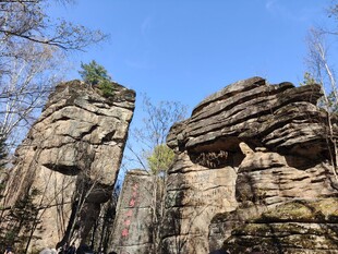 壮观嶙峋的自然岩石景观