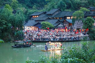 乌江寨夜景游人如织