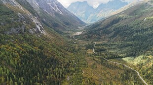 壮丽山谷自然风光