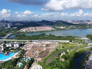 城市滨水景观俯瞰图顺风山公园