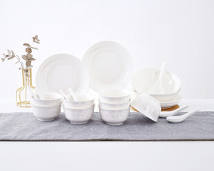 精美餐具组合展示