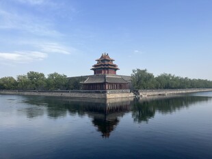 北京故宫角楼湖畔美景