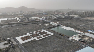 俯瞰城市工业建筑场景