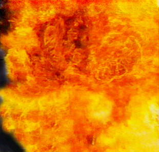 熊熊燃烧的火焰