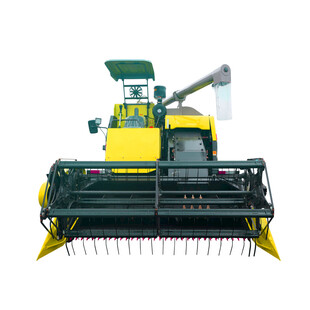 黄色农业收割机特写