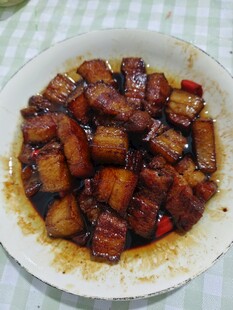 美味诱人的红烧五花肉