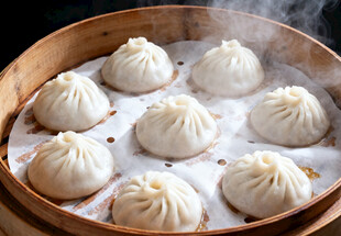 蒸笼里的小笼包
