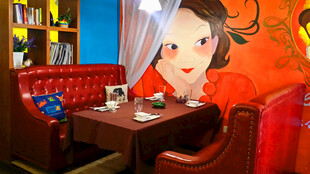 复古风餐厅内的特色装饰