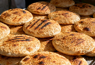 烤制芝麻烧饼