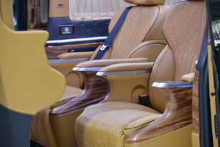 豪华巴士座椅内饰展示