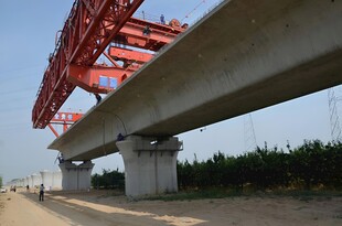 架桥机筑桥