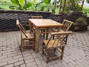 户外竹制桌椅组合