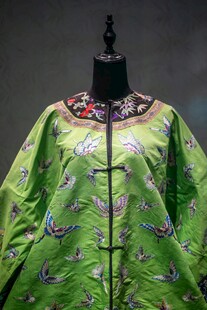 翠绿刺绣中式传统上衣