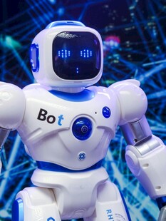 可爱白色机器人