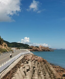 沿海公路旁的美丽海景