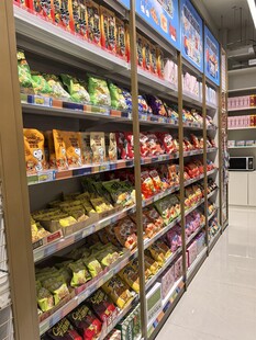 超市零食货架陈列