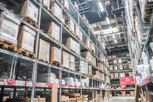 大型仓库货架存储场景