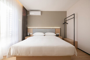 简约现代风格卧室室内场景