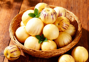 竹筐里的人参果