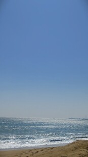 海边美景蔚蓝大海与沙滩