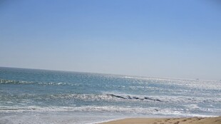 蔚蓝海岸的宁静海景