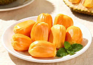 一盘菠萝蜜果肉