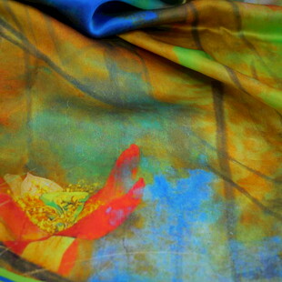 多彩艺术风丝绸织物