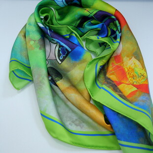 多彩印花丝巾