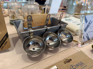 金属餐具陈列展示