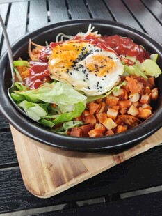 美味营养的特色沙拉拼盘