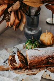 美味肉桂卷与精致摆盘