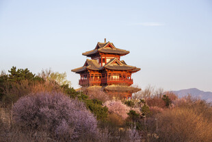 山林间的中式古建筑