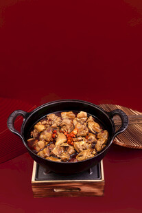 铁锅炖鸡肉