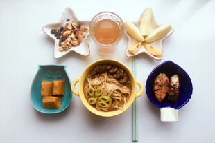 美味零食与饮品组合