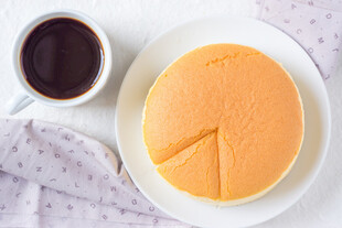 芝士蛋糕配咖啡