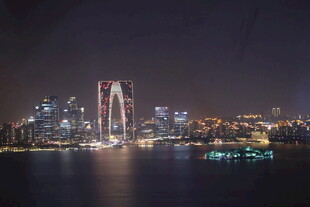 城市璀璨夜景俯瞰图