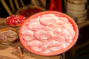 新鲜猪肉片
