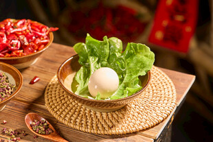 新鲜生菜配丸子