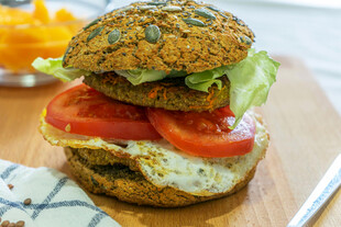 全麦蔬菜鸡肉汉堡