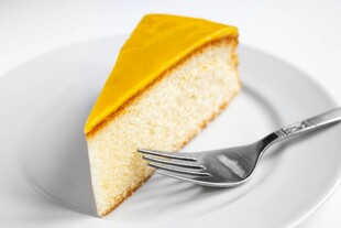 美味黄顶芝士蛋糕一角