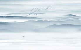 山水水墨画风景图