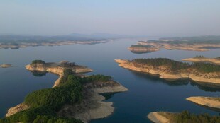 丹江口千岛画廊美丽湖中小岛风光