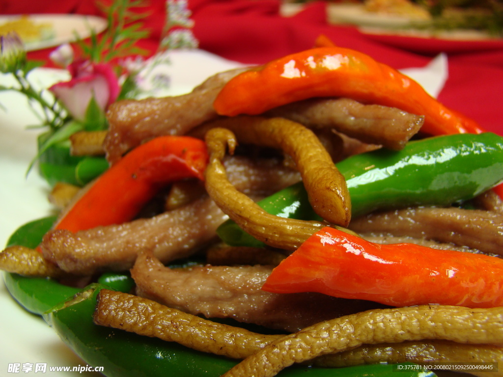 杭椒茶树菇牛柳