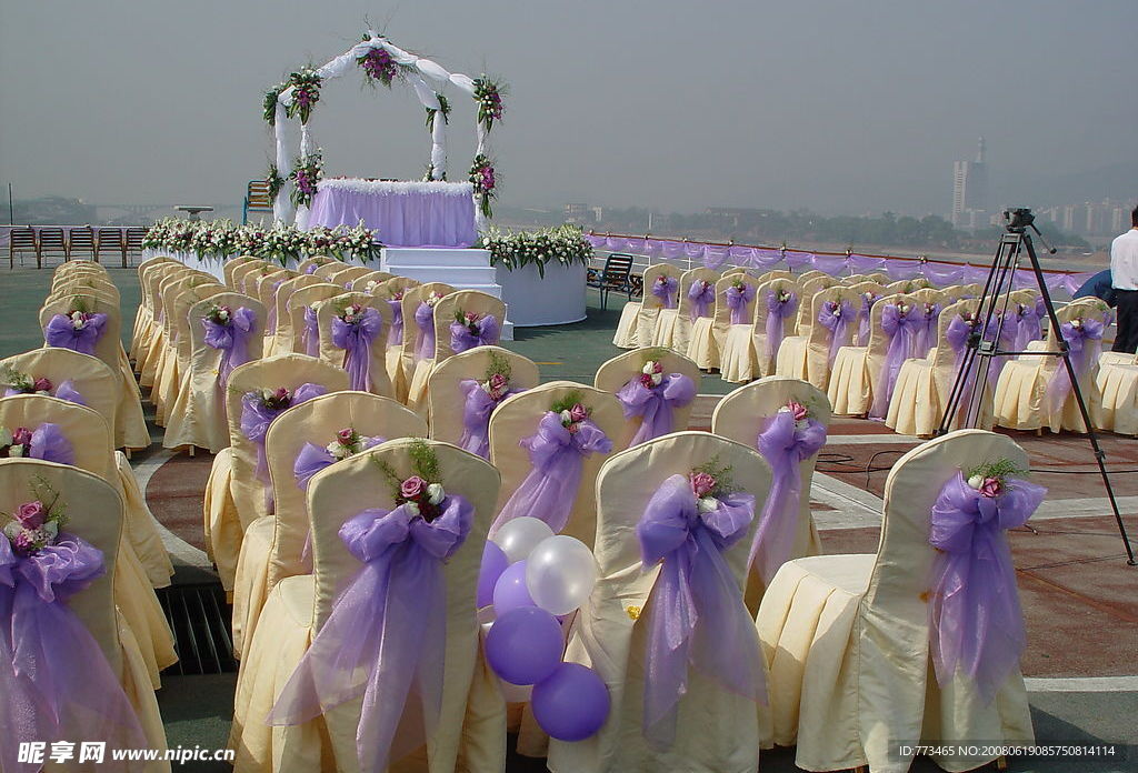 阳光甲板婚礼布置