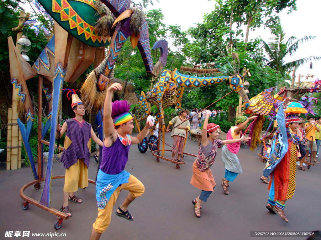 南洋土著舞龙队