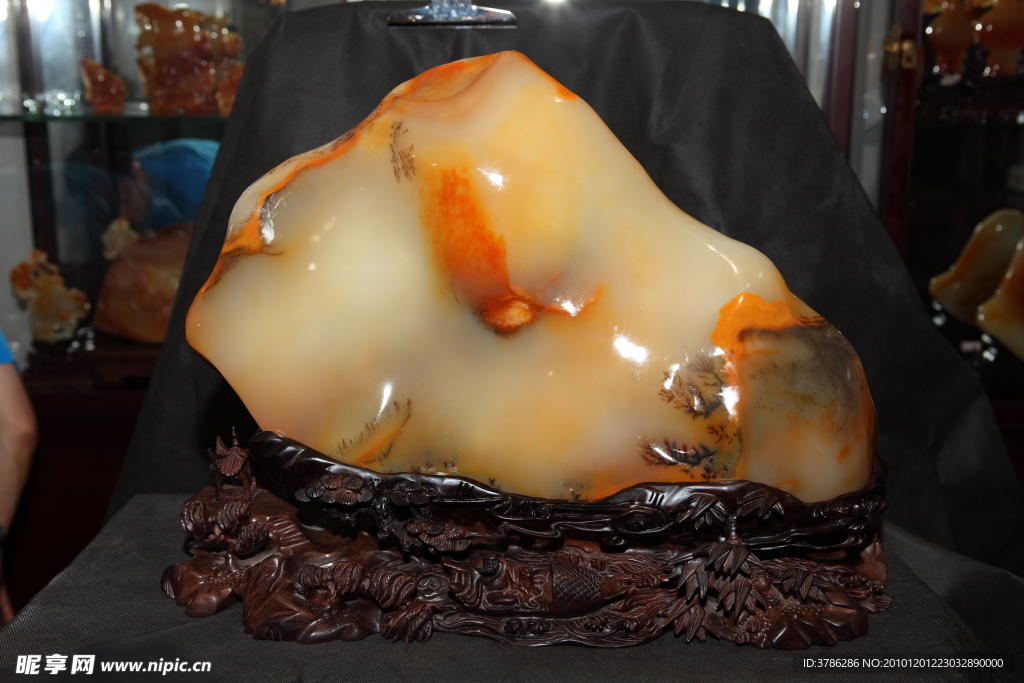 黄龙玉精品摆件