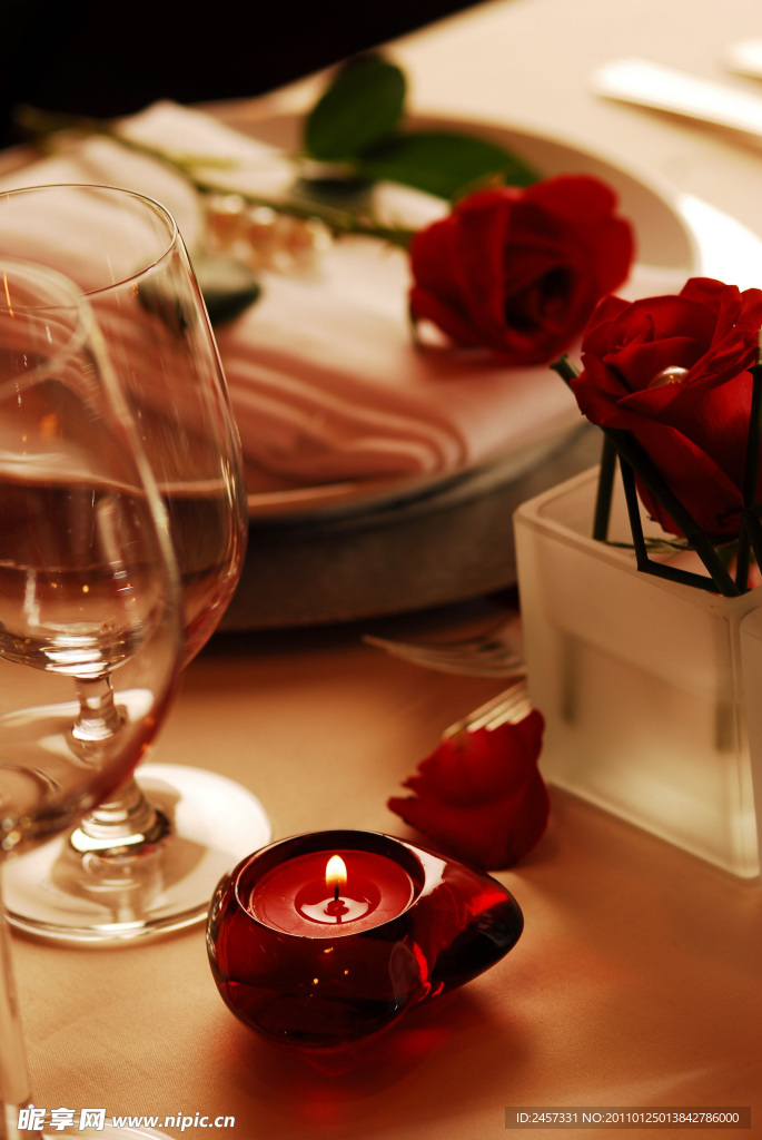 情人节蜡烛玫瑰