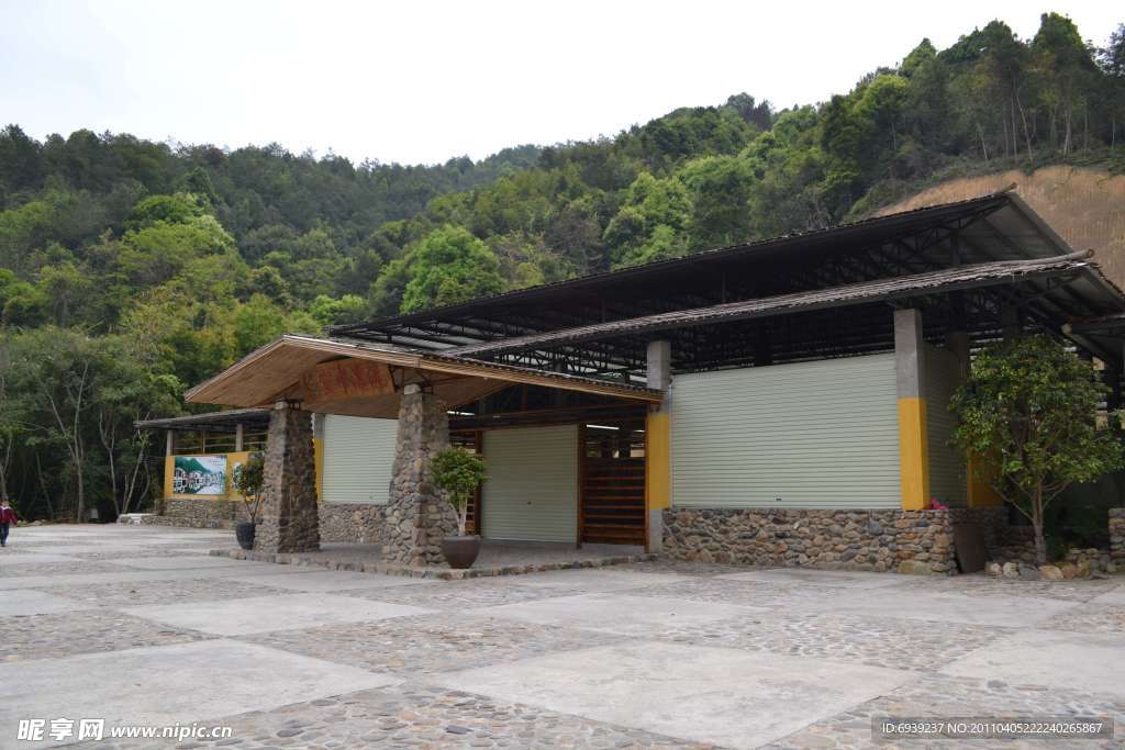 万绿谷空中漂流