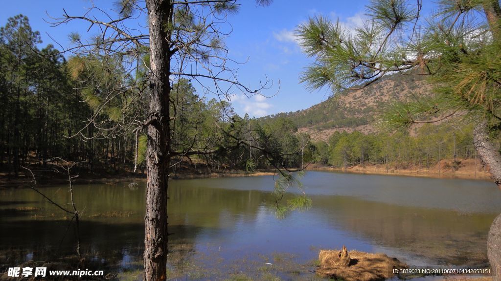 茶马古道上的情人湖